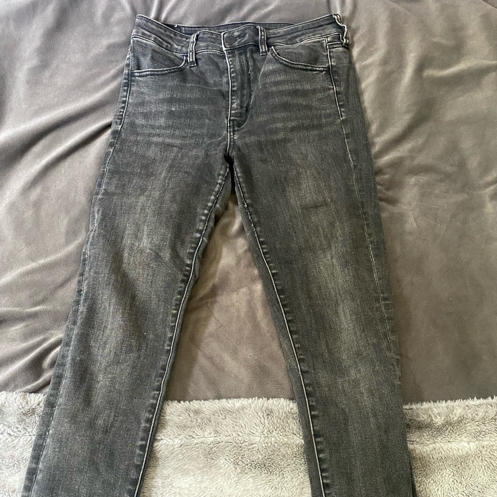 Black distressed jeans